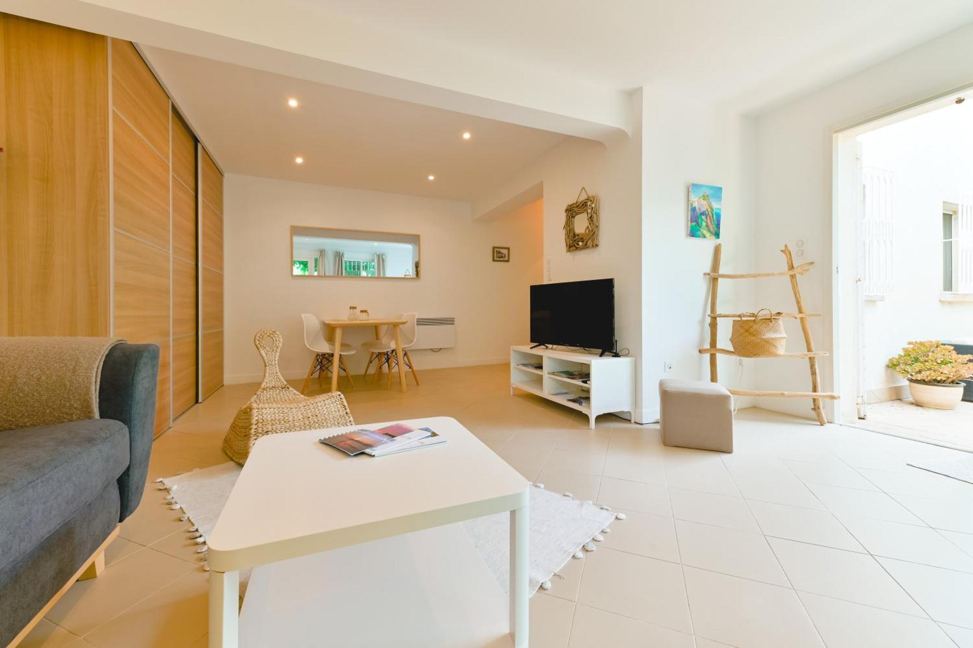 - Jardinet Prive - 5 Minutes Des Plages Sanguinaires - Ajaccio Apartment *